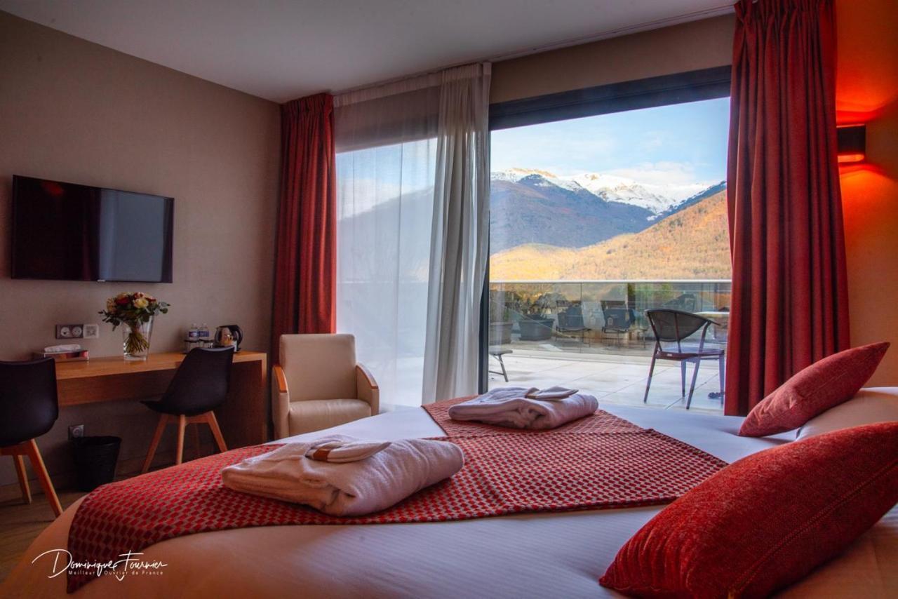 Готель Le Castel D'Alti Bagneres-de-Luchon Екстер'єр фото