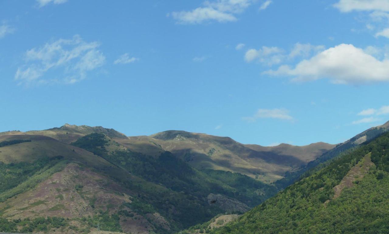 Готель Le Castel D'Alti Bagneres-de-Luchon Екстер'єр фото